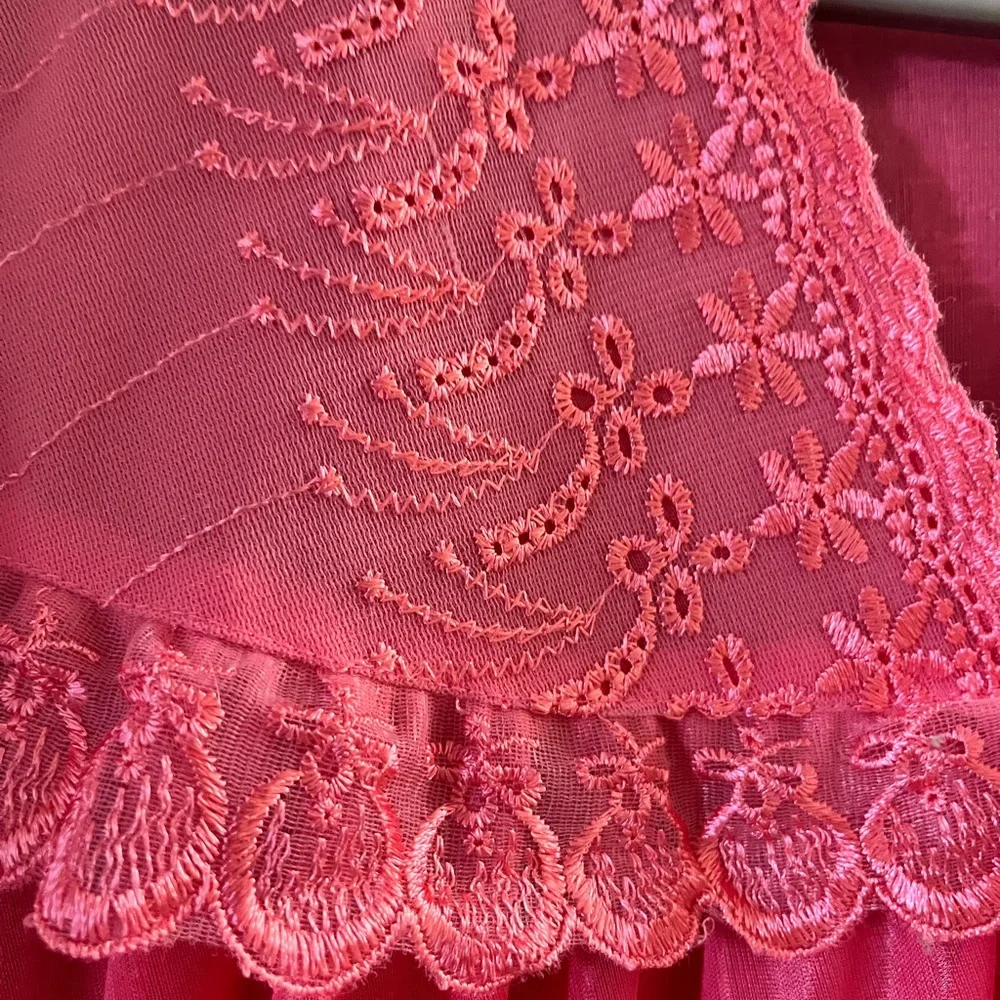 Chaser Vibrant Pink Lace Robe - Picture 5 of 5